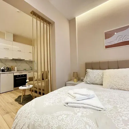 Apartmán Aj Apartments, Hidden Gem In The Heart Of *