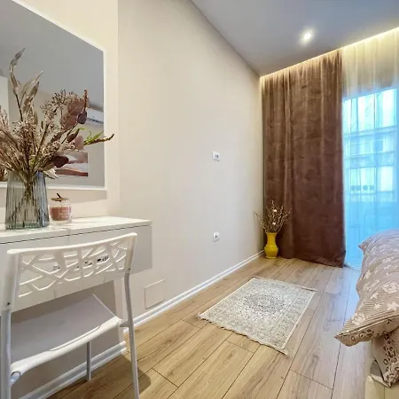 Aj Apartments, Hidden Gem In The Heart Of Апартаменты *